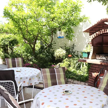 Andjela With Terrace, Garden And Sea View Barbat na Rabu