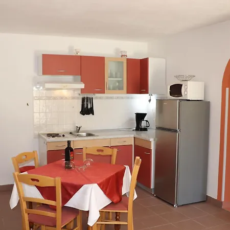Andjela With Terrace, Garden And Sea View