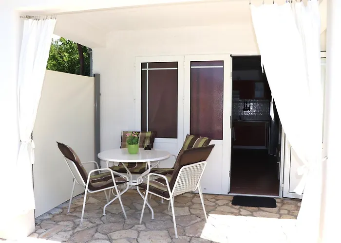Andjela With Terrace, Garden And Sea View Barbat na Rabu
