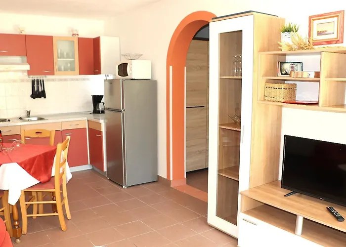 Apartamento Andjela With Terrace, Garden And Sea View Barbat na Rabu