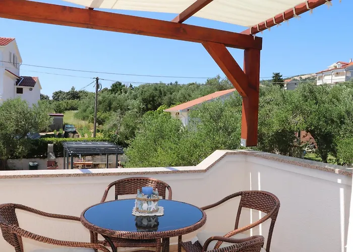 Andjela With Terrace, Garden And Sea View Apartamento