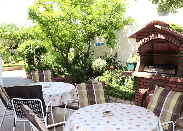 Andjela With Terrace, Garden And Sea View Barbat na Rabu