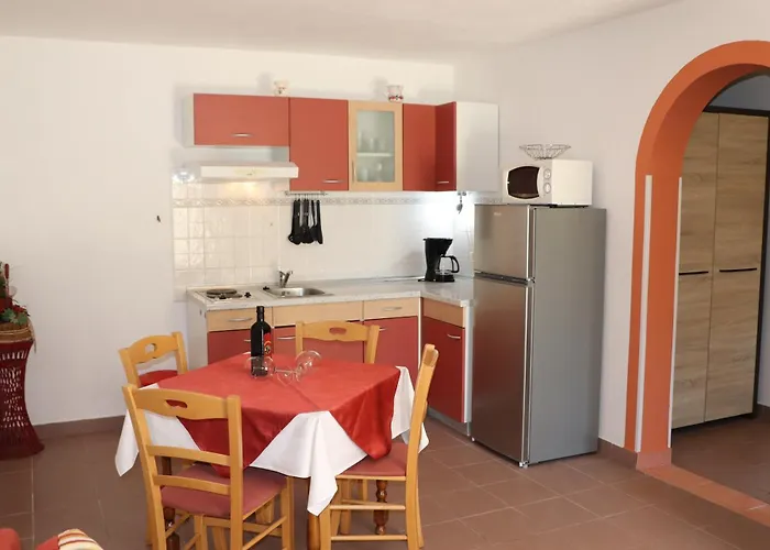 Apartamento Andjela With Terrace, Garden And Sea View Barbat na Rabu