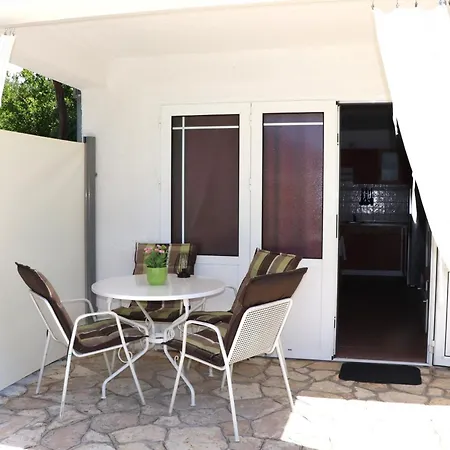 Andjela With Terrace, Garden And Sea View Barbat na Rabu