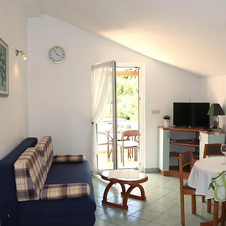 Andjela With Terrace, Garden And Sea View Διαμέρισμα Barbat na Rabu