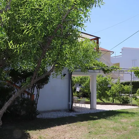 Appartement Andjela With Terrace, Garden And Sea View