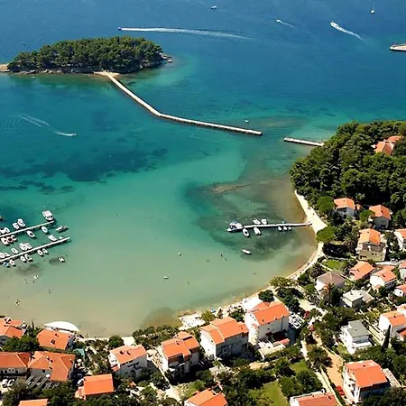 Διαμέρισμα Andjela With Terrace, Garden And Sea View Barbat na Rabu