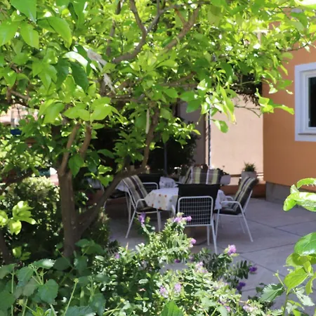 Andjela With Terrace, Garden And Sea View Barbat na Rabu