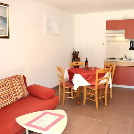 Andjela With Terrace, Garden And Sea View