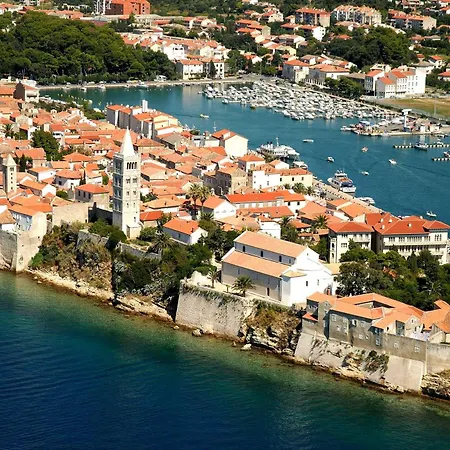 Andjela With Terrace, Garden And Sea View