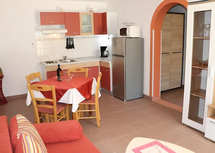 Andjela With Terrace, Garden And Sea View Appartement