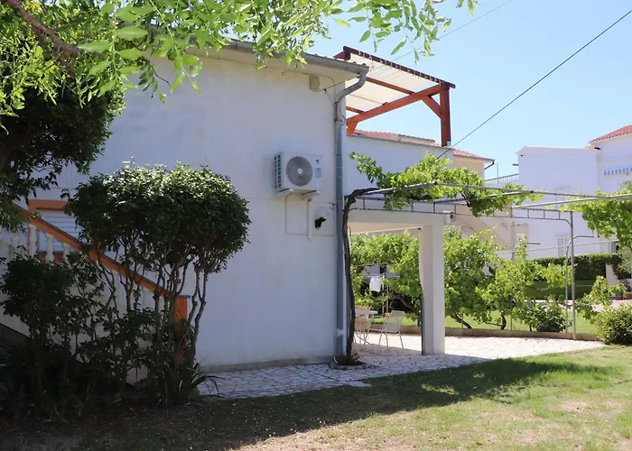 Appartement Andjela With Terrace, Garden And Sea View