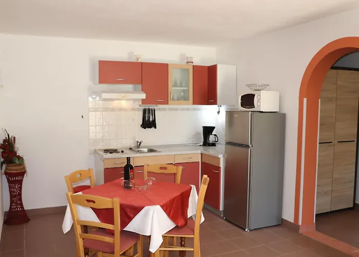Andjela With Terrace, Garden And Sea View