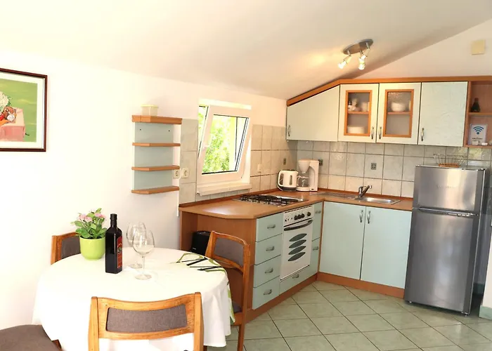 Andjela With Terrace, Garden And Sea View