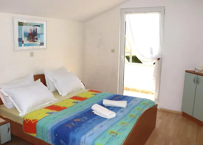 Andjela With Terrace, Garden And Sea View * Barbat na Rabu